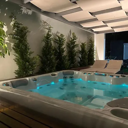 Penthouse Com Jacuzzi Apartment