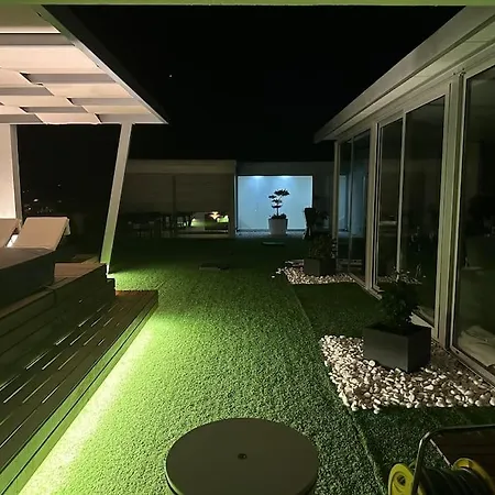 Penthouse Com Jacuzzi Apartment *